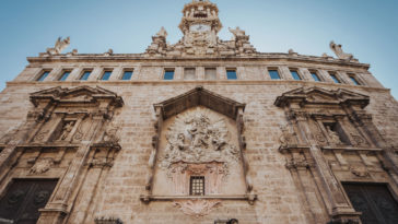 rynochnaja ploshhad i zdanie shjolkovoj birzhi 3