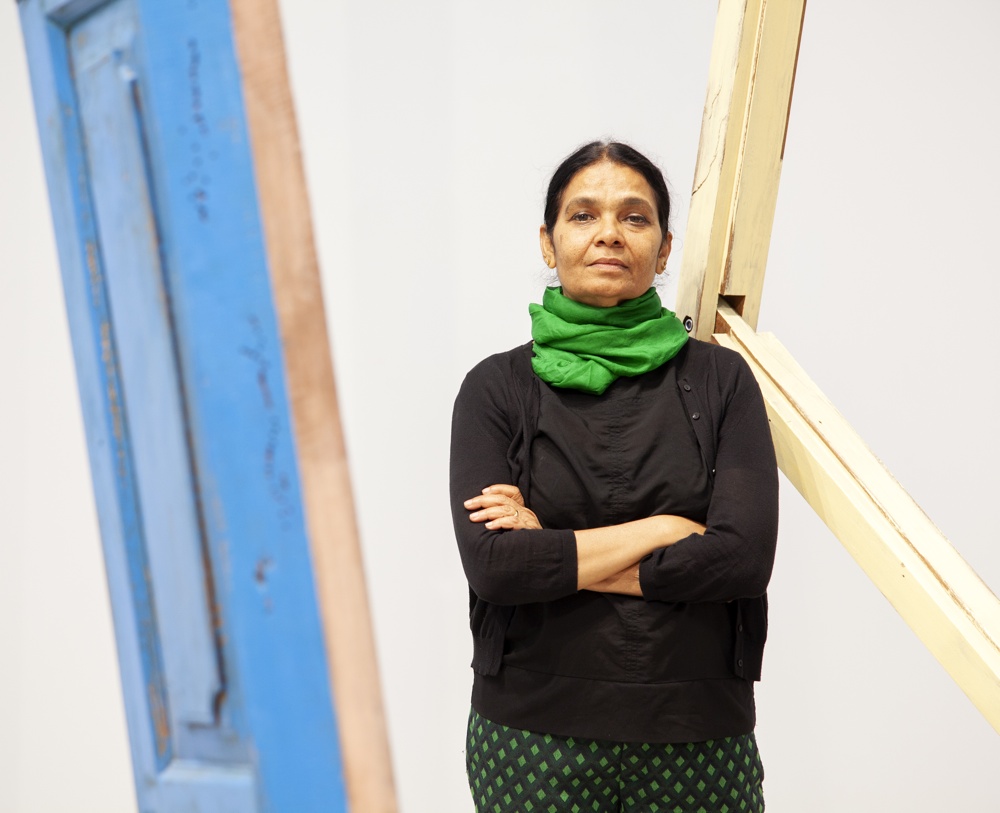 Первая выставка индийской художницы Шилы Гоуды в арт-центре Bombas Gens