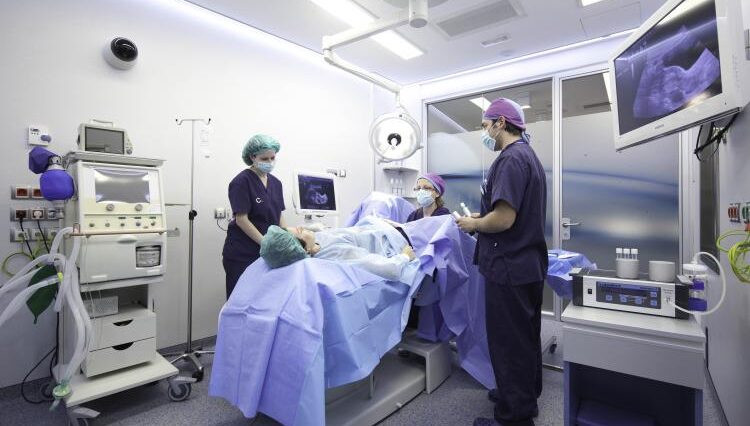 GALERIA Crea Centro Médico de Reproducción Asistida quirof1