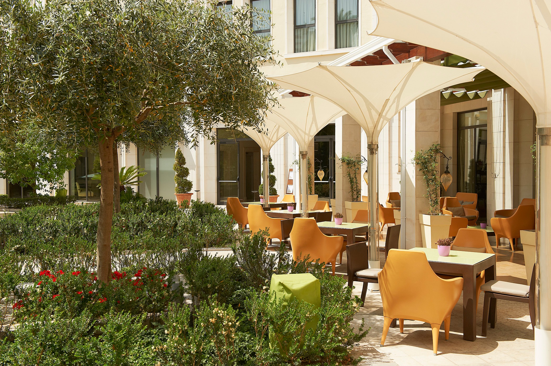 imgi 3 GALERIA El Jardi Bar Hotel The Westin Valencia wes1722re 123532 el jardi bar terrace